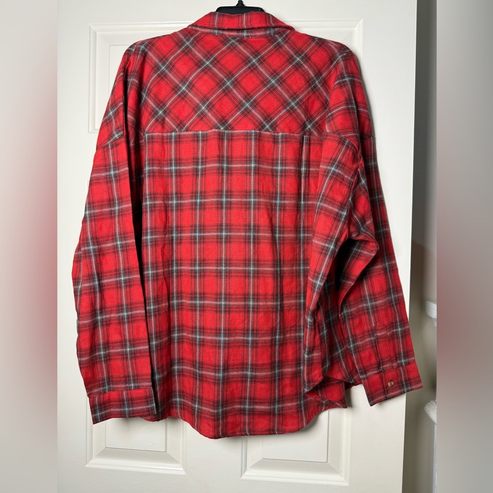 Kye Mi Women’s Oversized Style‎ Red Plaid Button-Up Shirt - Picture 8 of 8